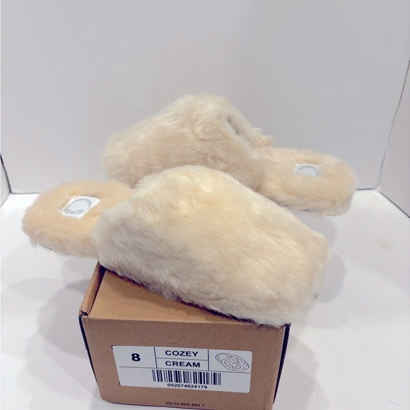 Journee Collection Womens Cozey Comfort Insole Slip On Mules Round Toe Slippers - Picture 15 of 15